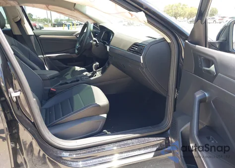 2022 Volkswagen Jetta 1.5T Se z USA, uszkodzony, nr VIN 3VWEM7BU8NM006701